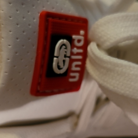 Unltd. White unisex sneakers size 13. - Picture 2 of 7